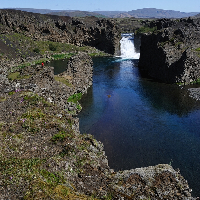 143-D91_0416_Vodopád Hjalparfoss.jpg